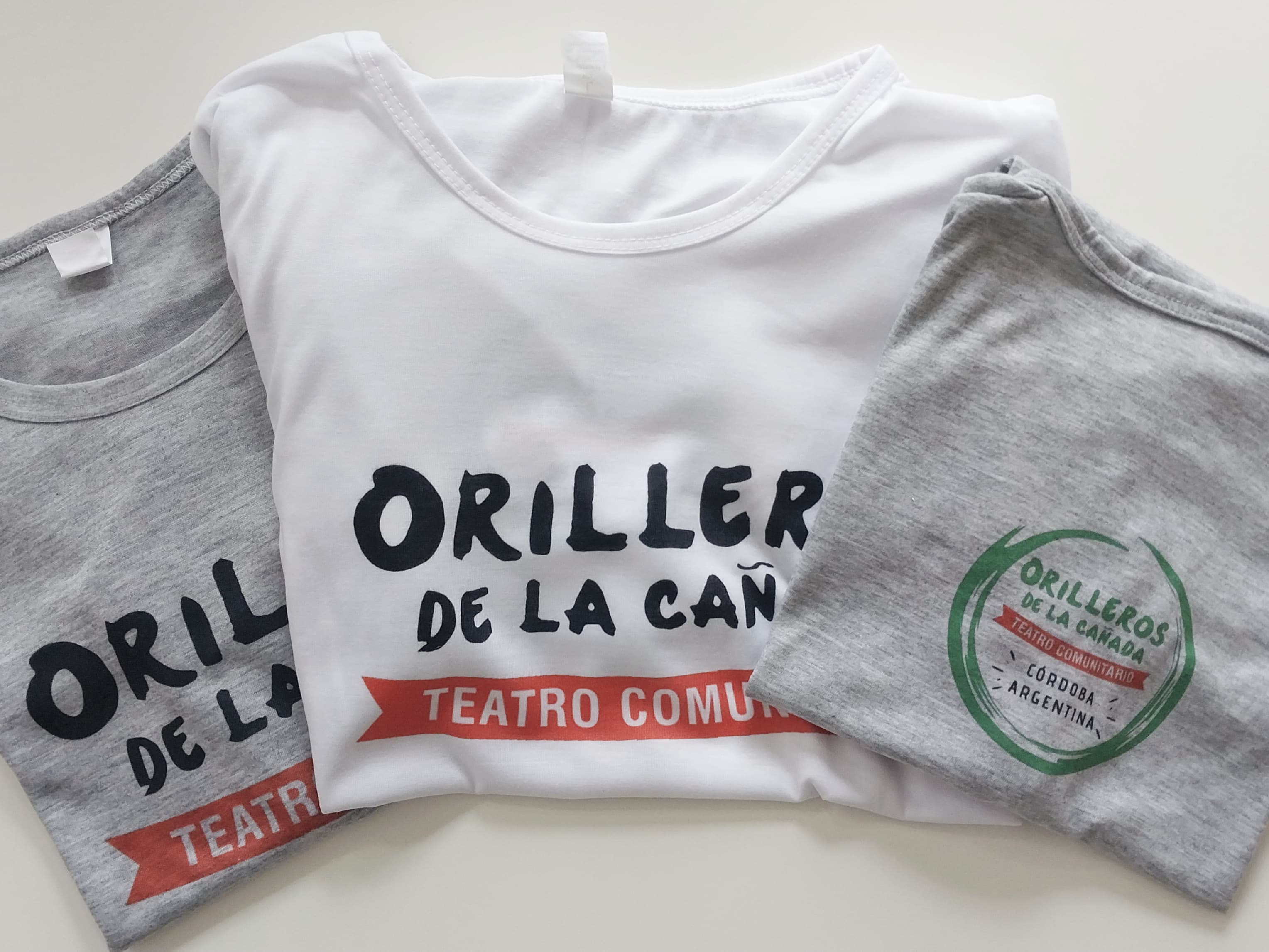 El elenco de Orilleros de la Cañada en escena
