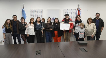 Legislatura: entrega reconocimiento al grupo Orilleros de la Cañada
